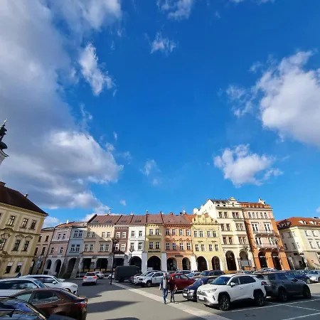 Apartment Podkrovni Na Velkem Namesti S Wi-fi Zdarma Hradec Kralove