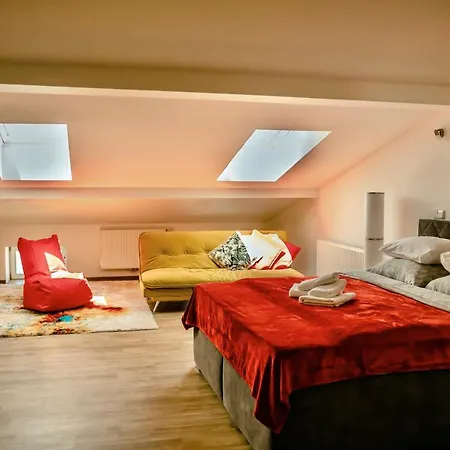 Podkrovni Na Velkem Namesti S Wi-fi Zdarma Hradec Králové